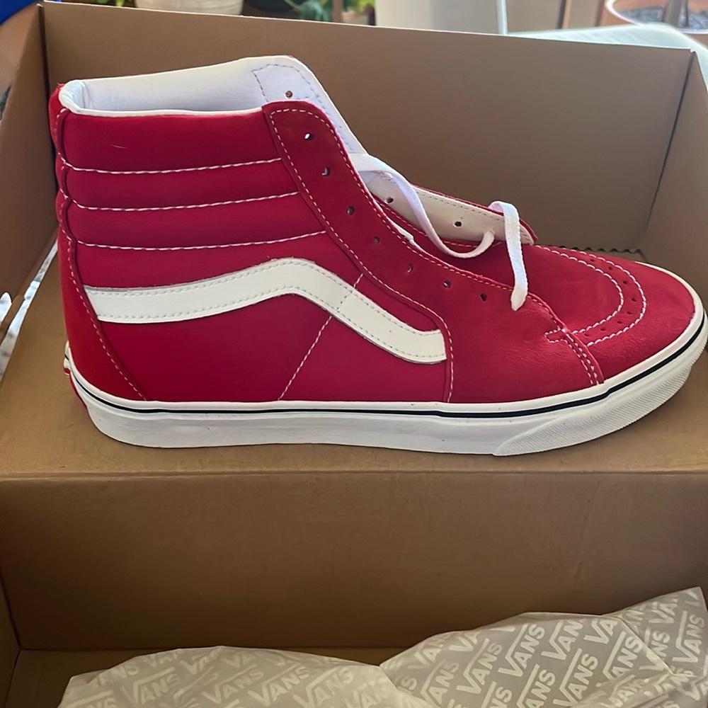 BRAND NEW • MENS SIZE 10.0 VANS